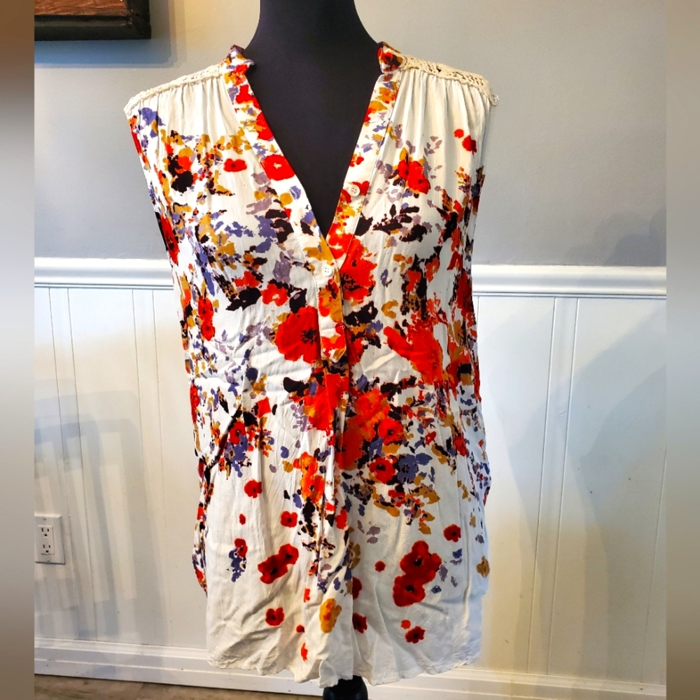 Market Spruce Floral Tank - Size Large